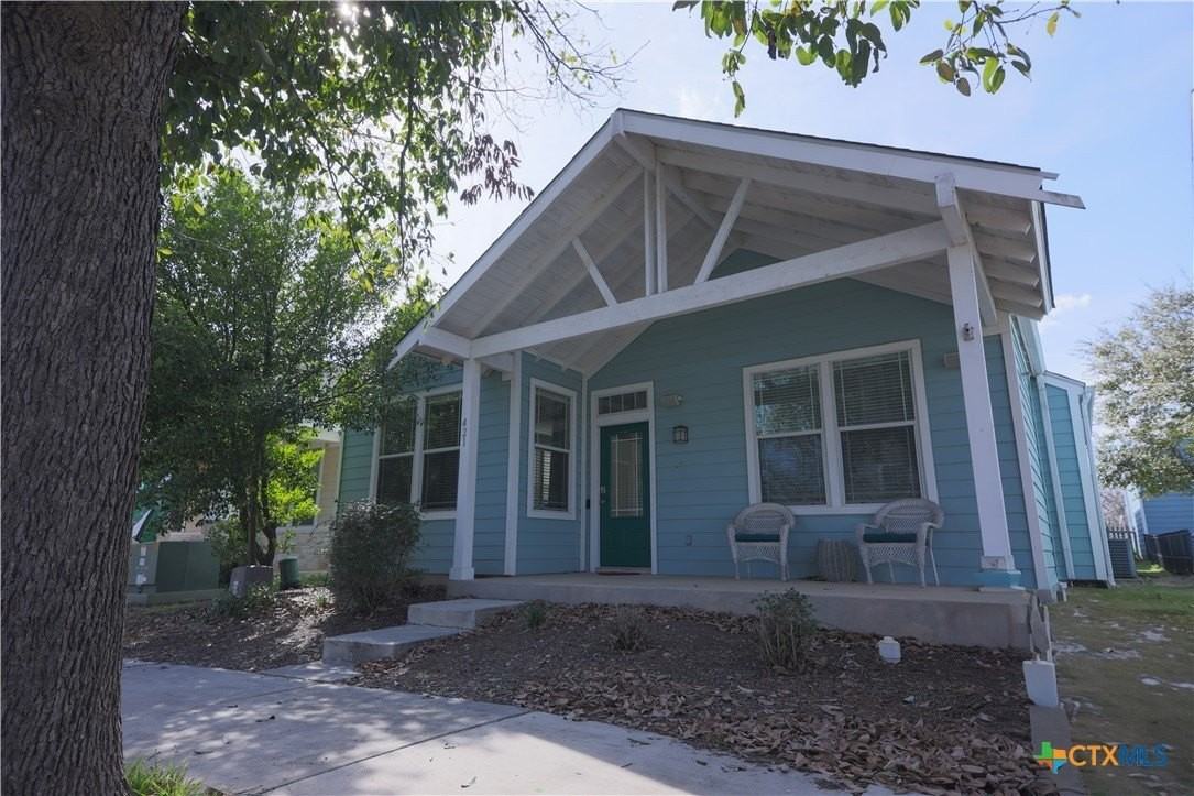 421 Shadowpoint - Photo 2 of 26