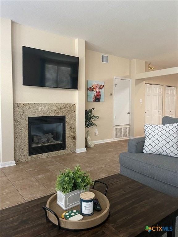 421 Shadowpoint - Photo 4 of 26