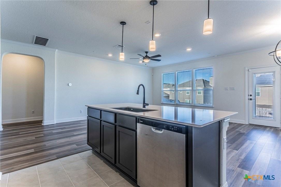 1304 Long Creek Ln - Photo 7 of 40