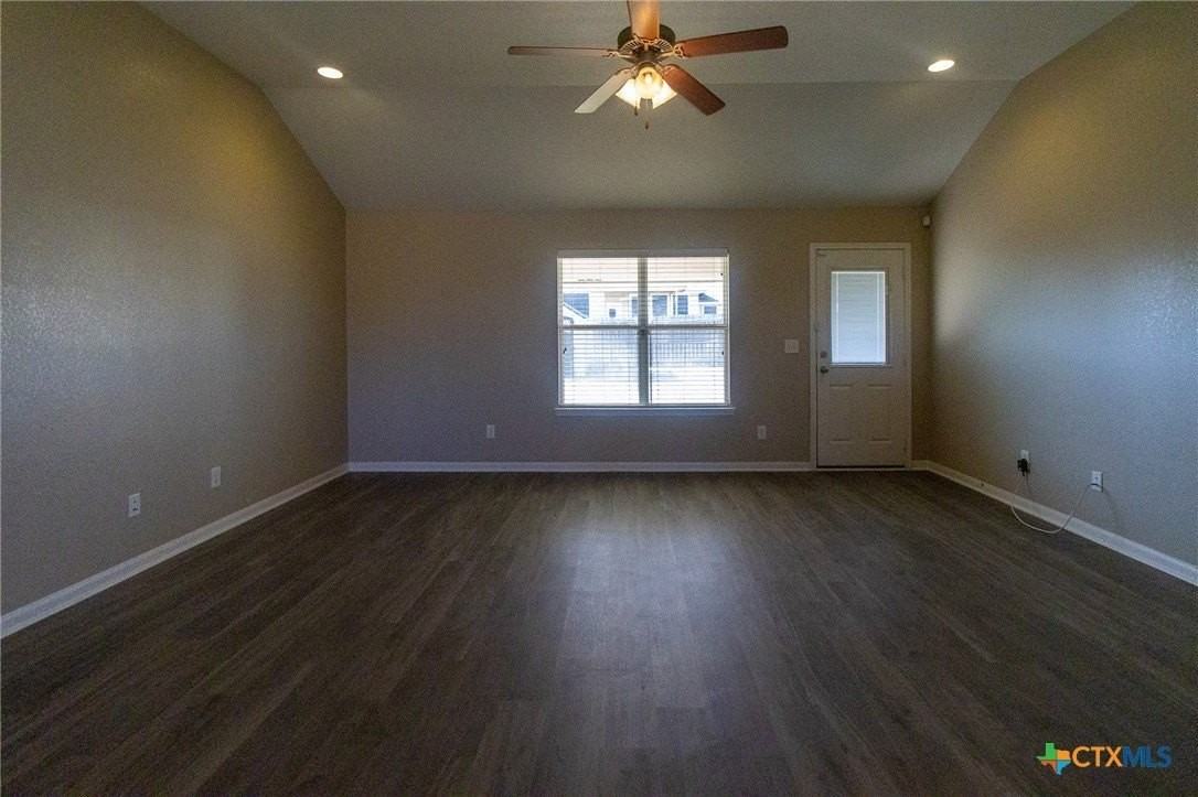 217 Pointer St - Photo 5 of 29