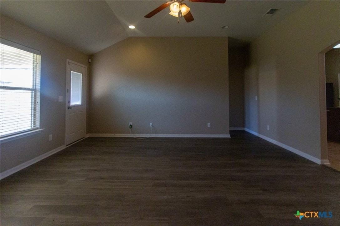 217 Pointer St - Photo 6 of 29