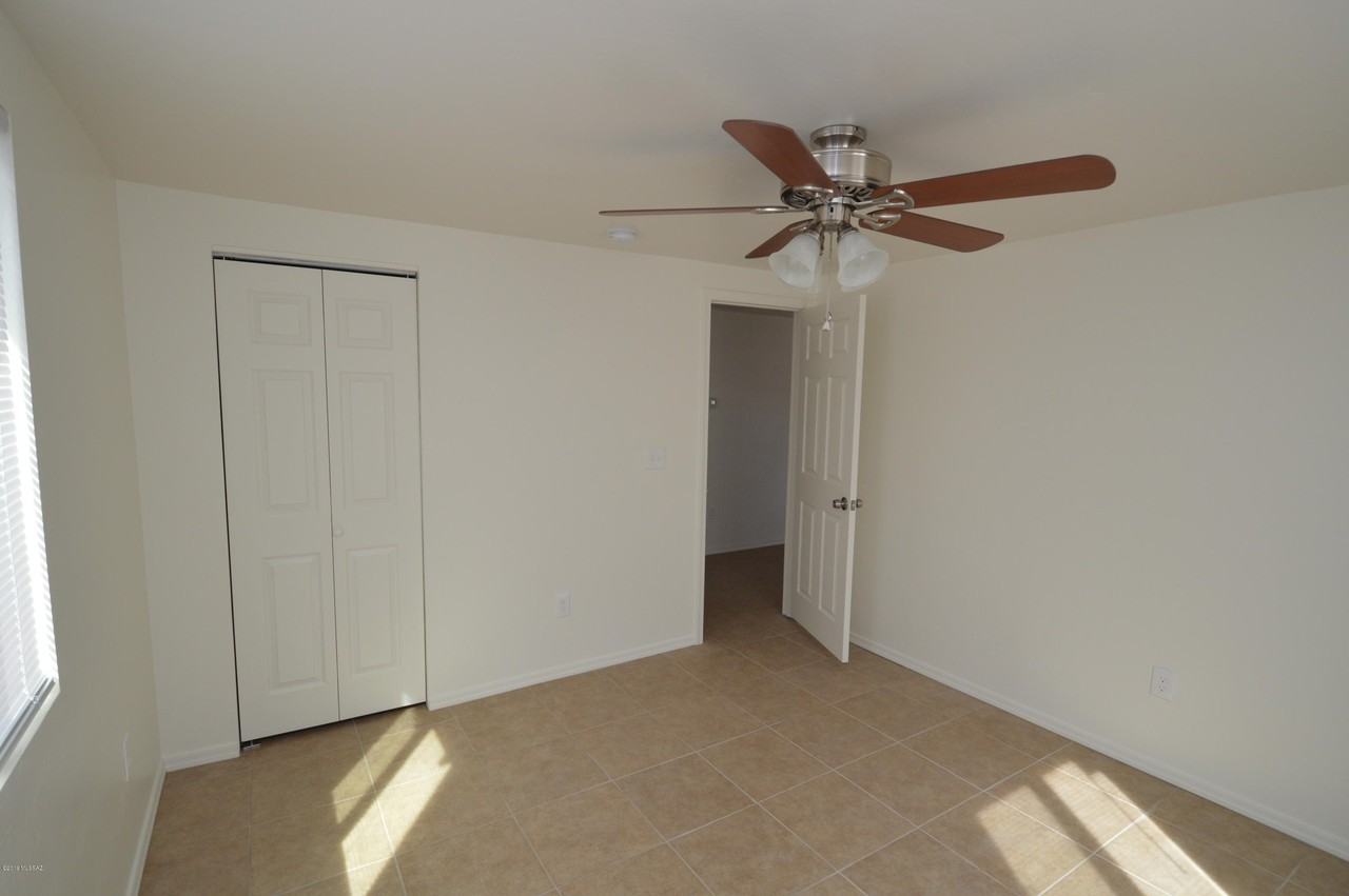 1518 S Sahuara Ave - Photo 7 of 10