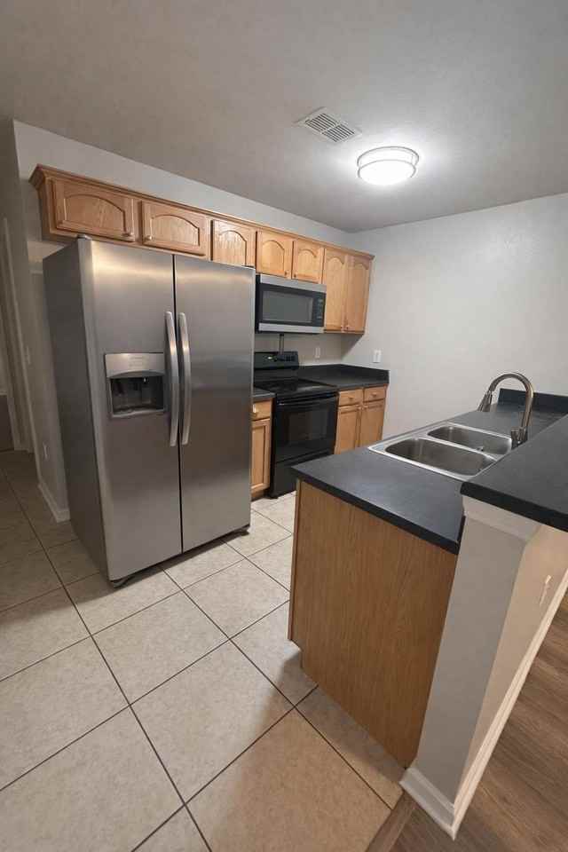 2776 Hartsfield Rd - Photo 6 of 9