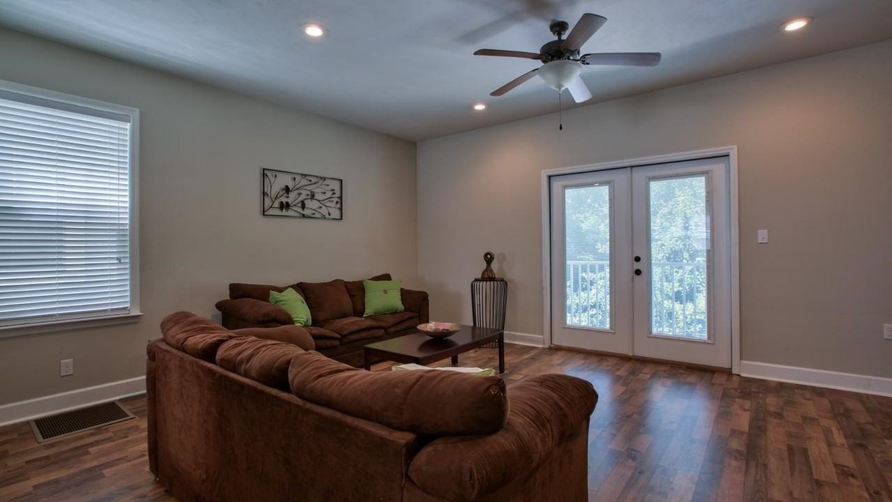 1864 Belle Vue Way - Photo 5 of 32