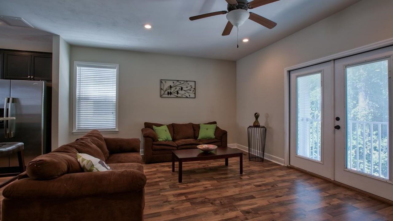 1864 Belle Vue Way - Photo 7 of 32