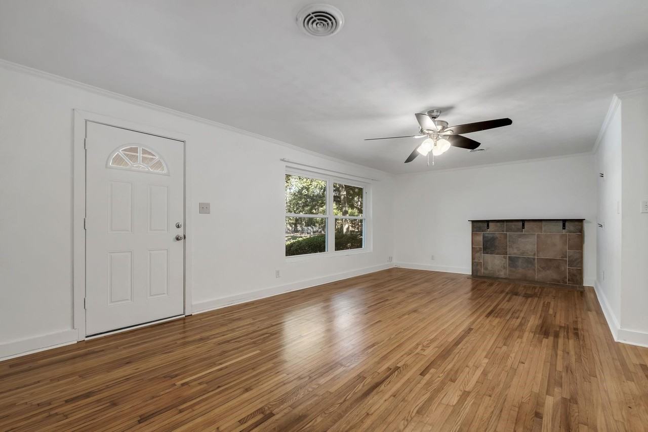 105 Columbia Dr - Photo 7 of 36