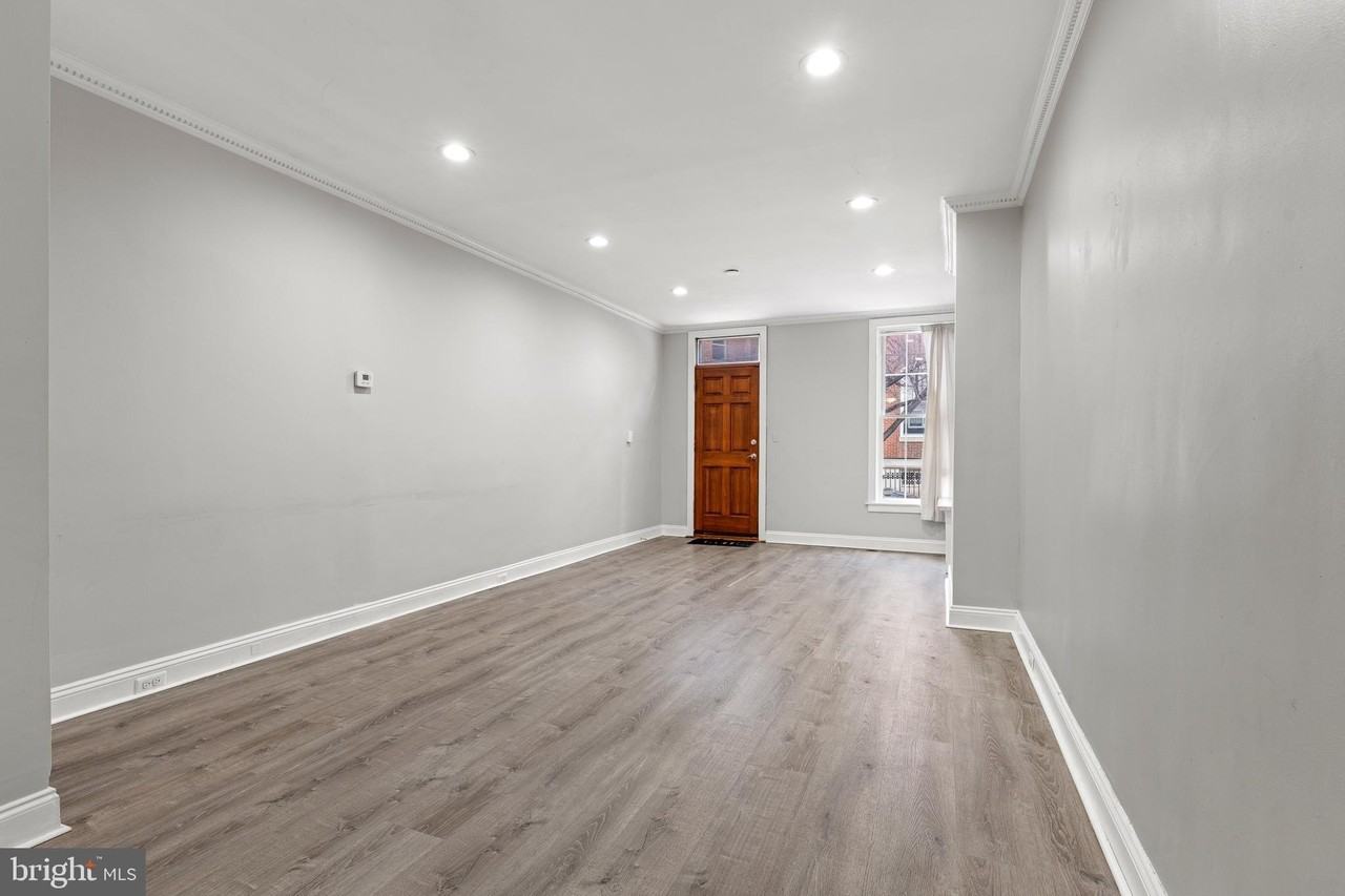 129 E West St - Photo 3 of 27