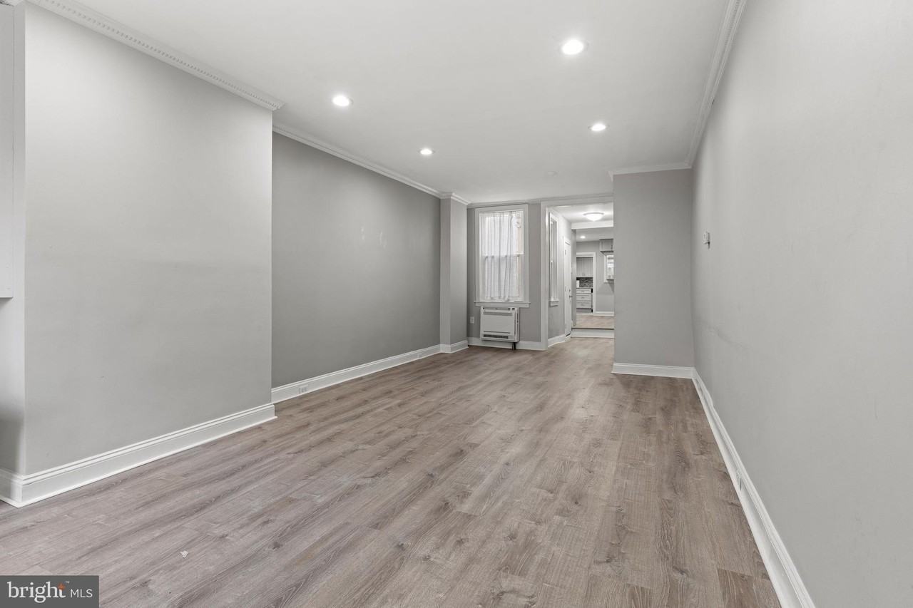 129 E West St - Photo 4 of 27