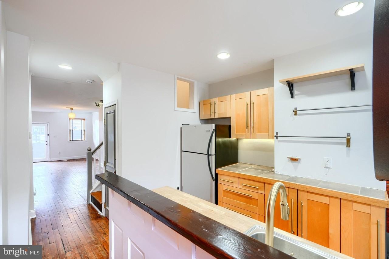 2141 Cambridge St - Photo 3 of 29