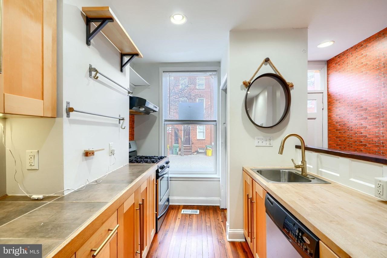 2141 Cambridge St - Photo 5 of 29