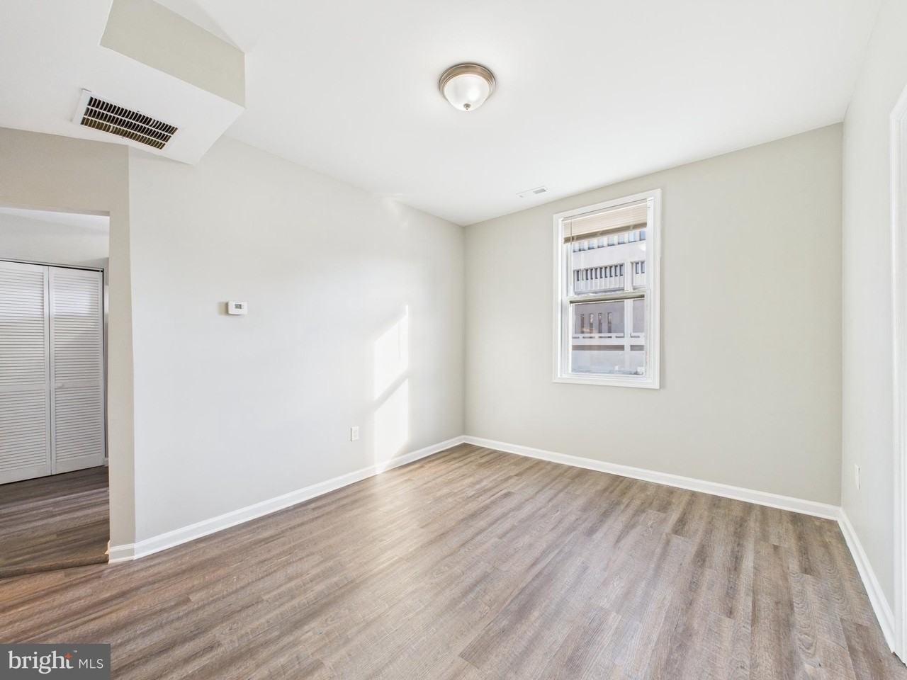 300 W Chesapeake Ave Apt 4 #4 - Photo 3 of 13