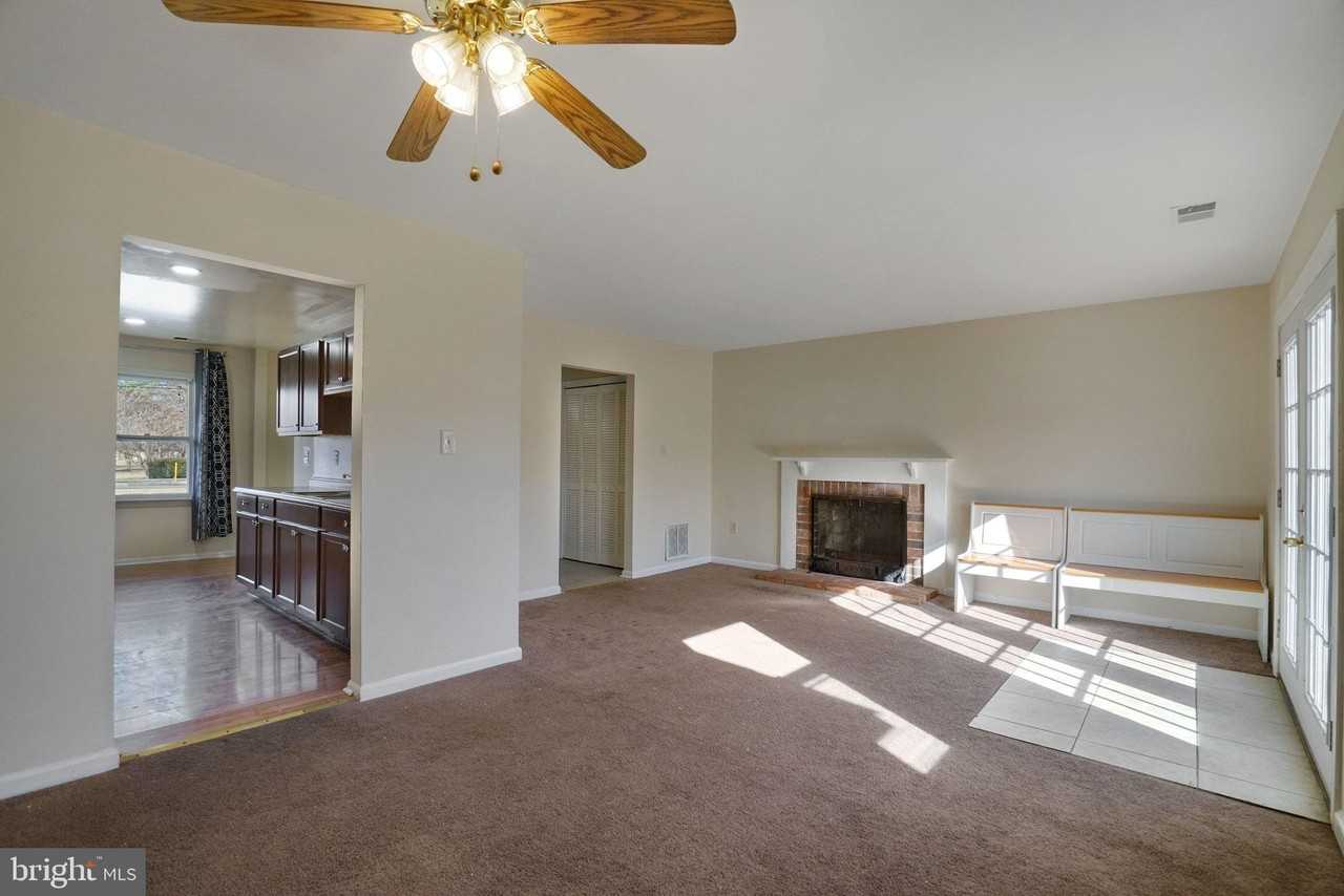 9 Park Square Dr Unit 9 #9 - Photo 2 of 34