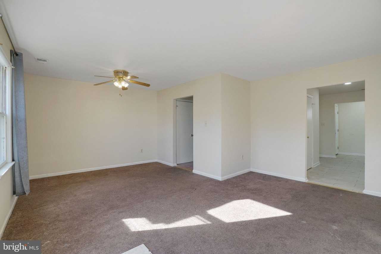 9 Park Square Dr Unit 9 #9 - Photo 4 of 34