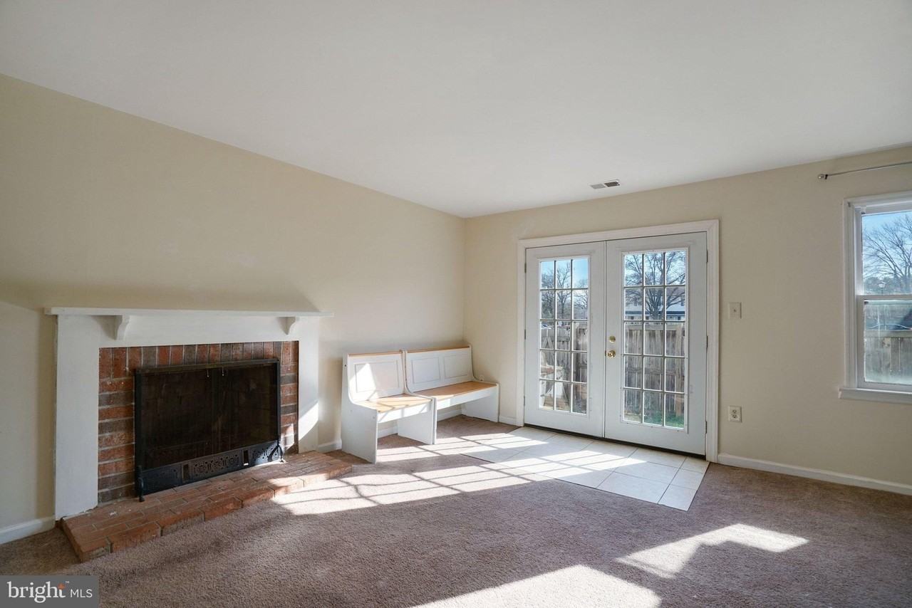 9 Park Square Dr Unit 9 #9 - Photo 5 of 34