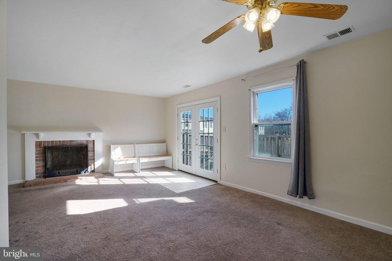 9 Park Square Dr Unit 9 #9 - Photo 6 of 34