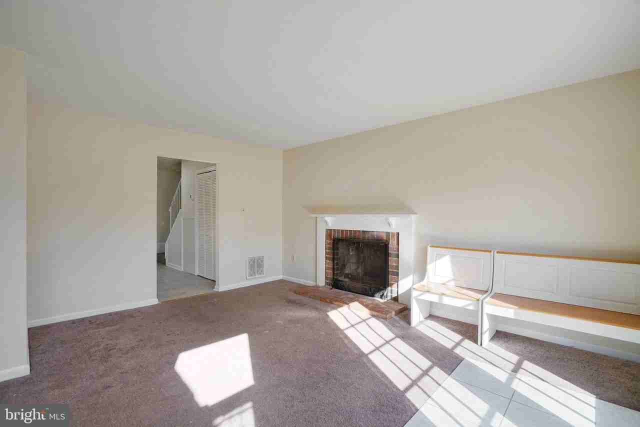 9 Park Square Dr Unit 9 #9 - Photo 7 of 34