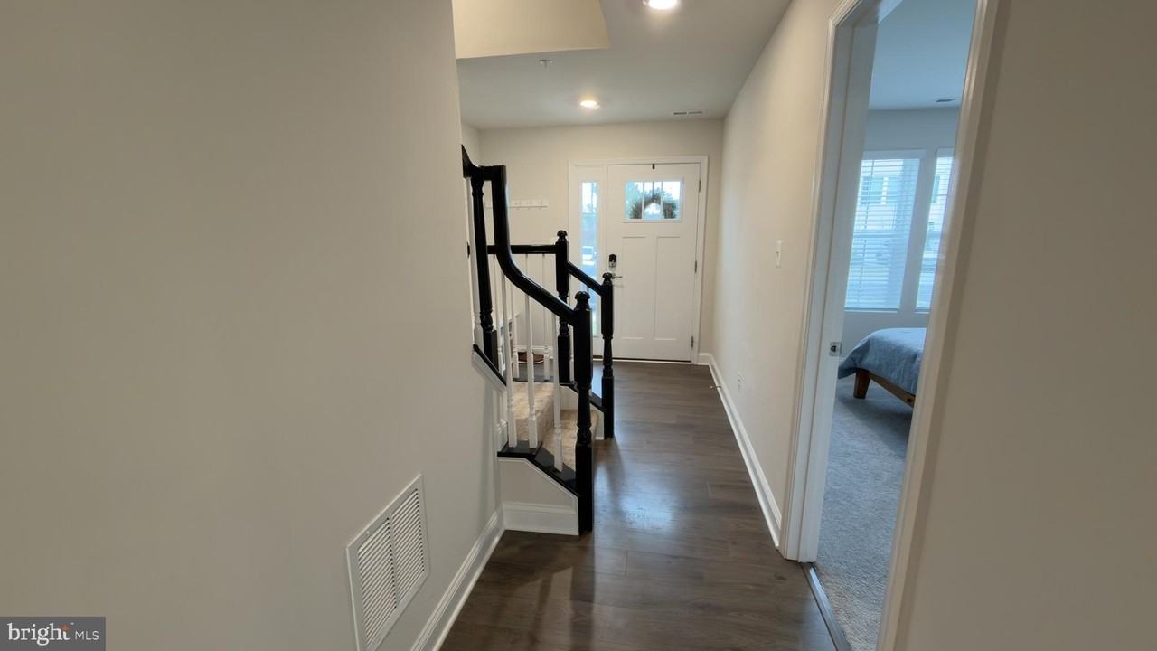 1441 Onnesta Ct - Photo 3 of 25