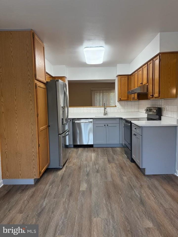 18272 Rolling Meadow Way - Photo 2 of 21