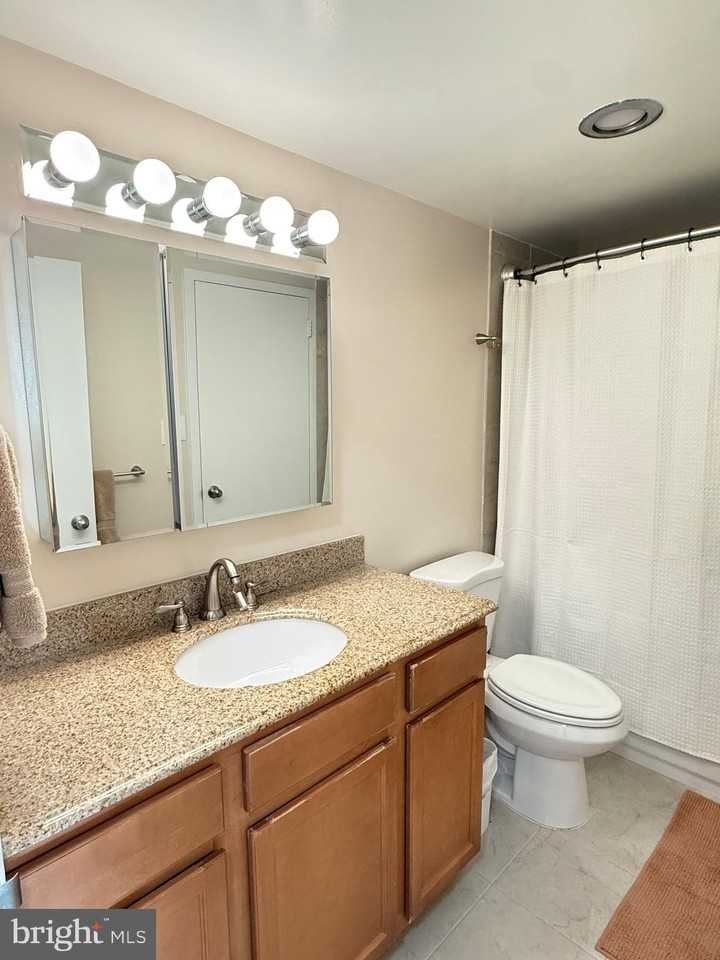 5225 Pooks Hill Rd Apt 1607n #1607N - Photo 5 of 50
