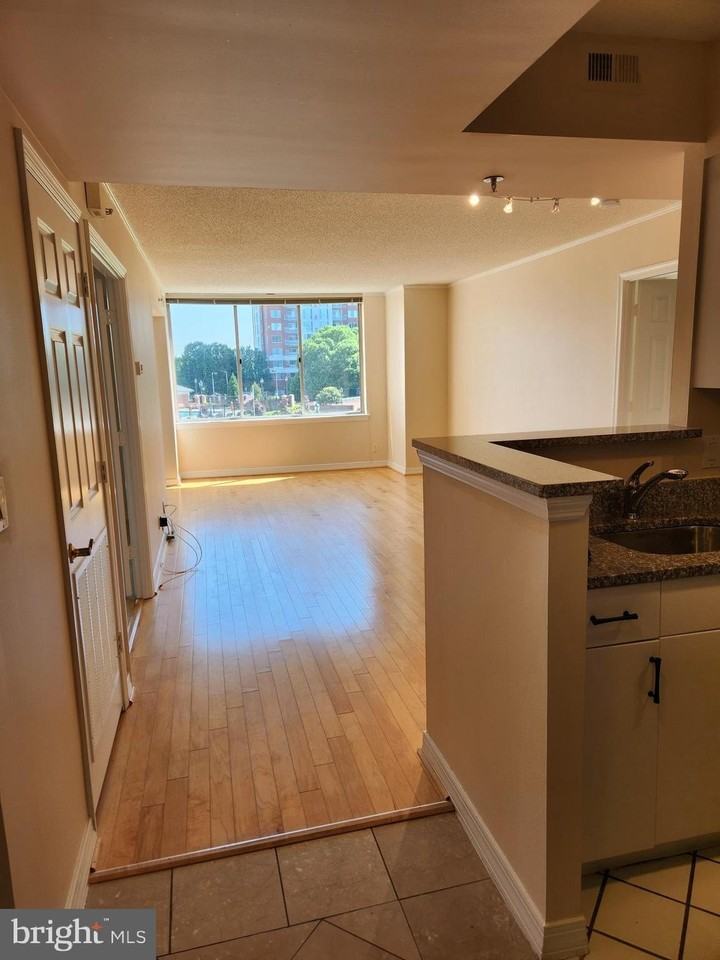 5809 Nicholson Ln Apt 304 #304 - Photo 2 of 50