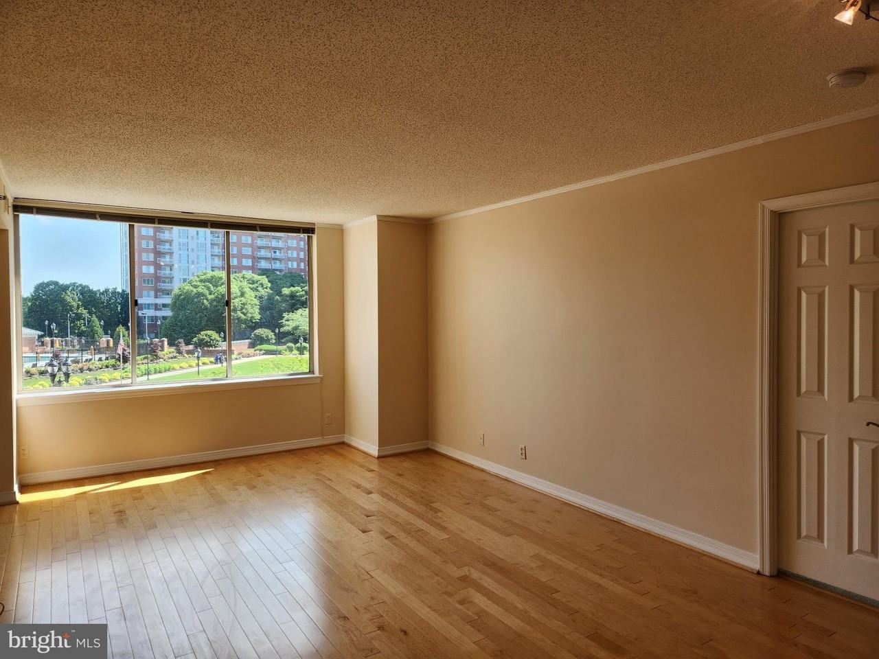 5809 Nicholson Ln Apt 304 #304 - Photo 4 of 50