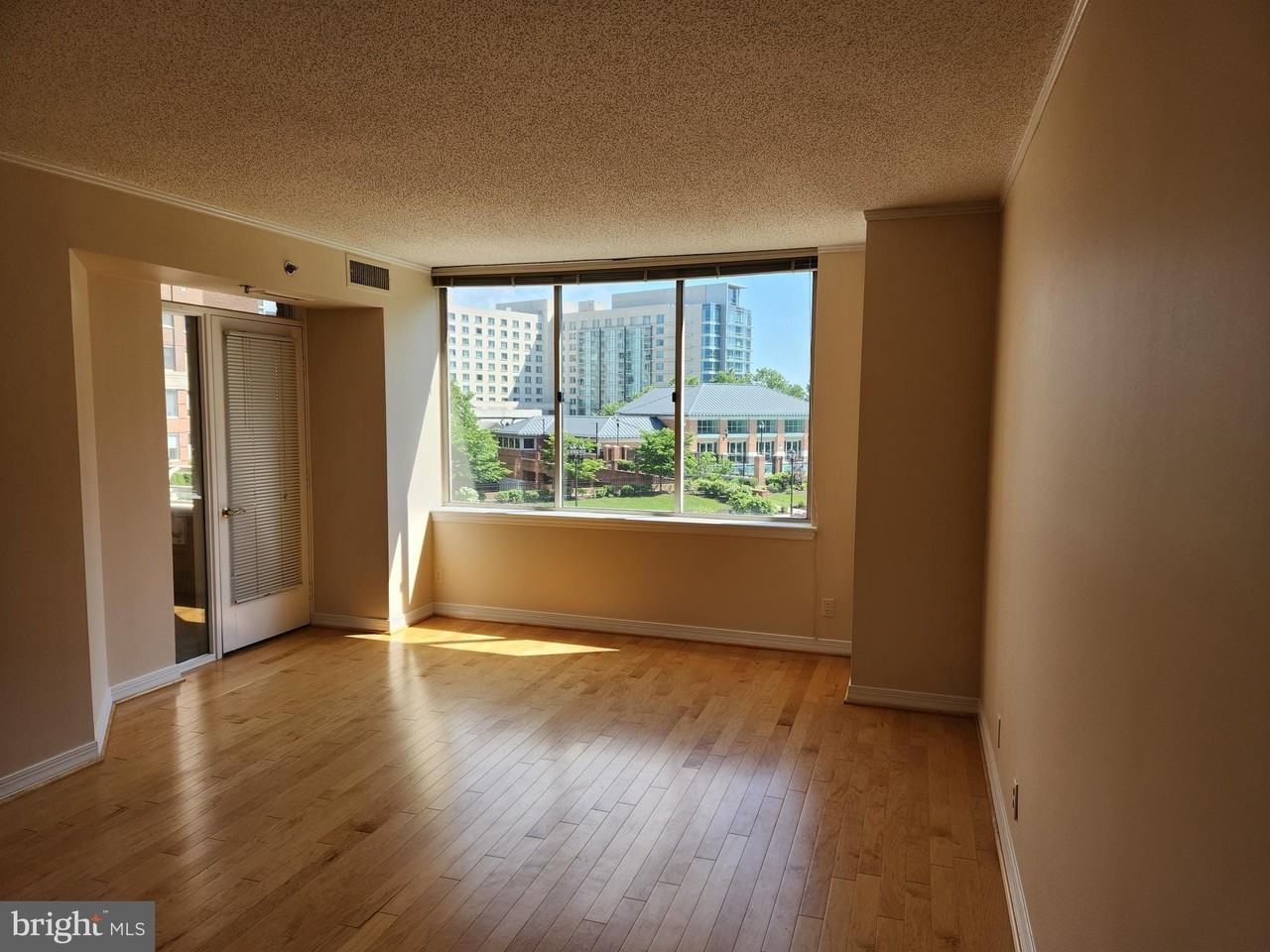 5809 Nicholson Ln Apt 304 #304 - Photo 6 of 50