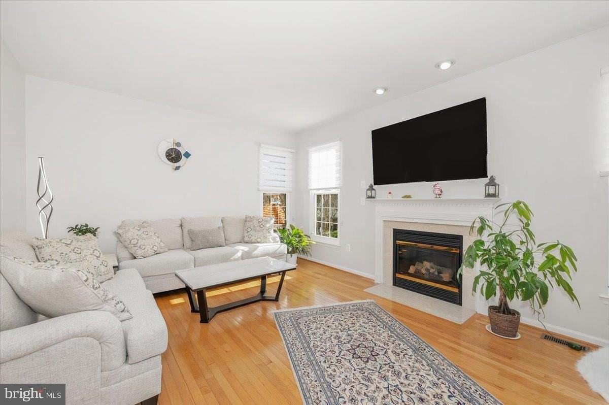 18921 Fountain Hills Dr - Photo 3 of 31