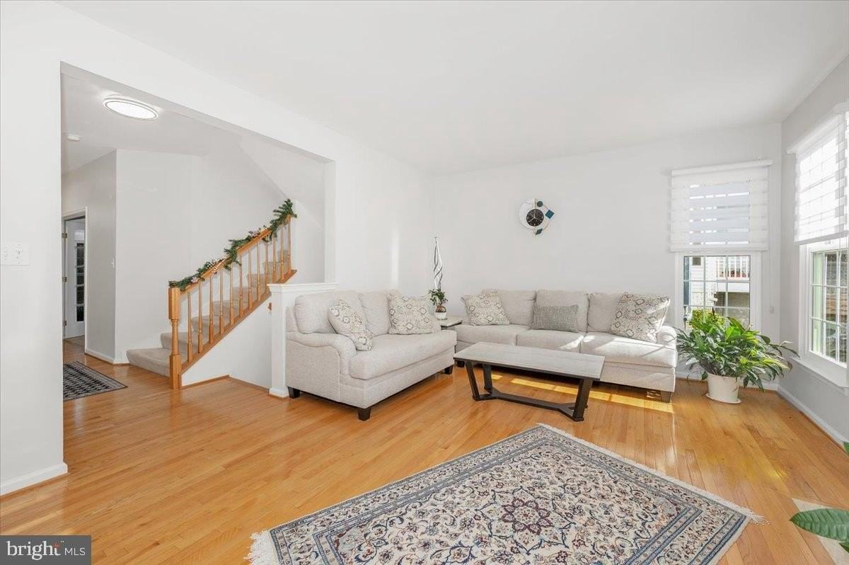 18921 Fountain Hills Dr - Photo 5 of 31