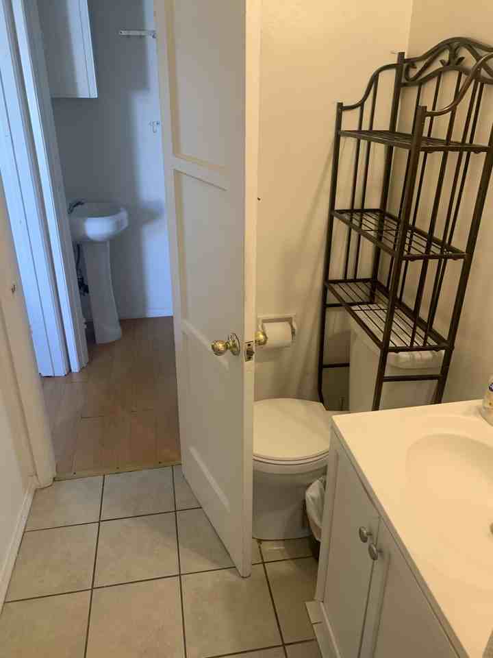 404 Topeka St Rm B - Photo 2 of 6