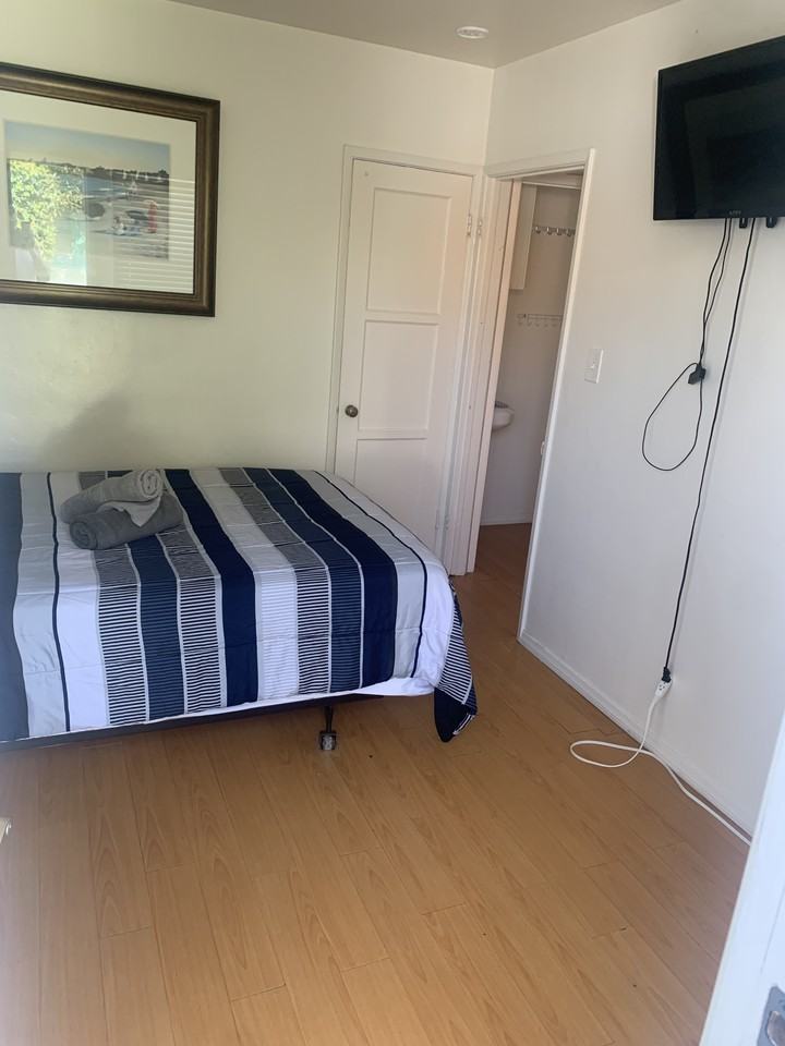 404 Topeka St Rm B - Photo 5 of 6