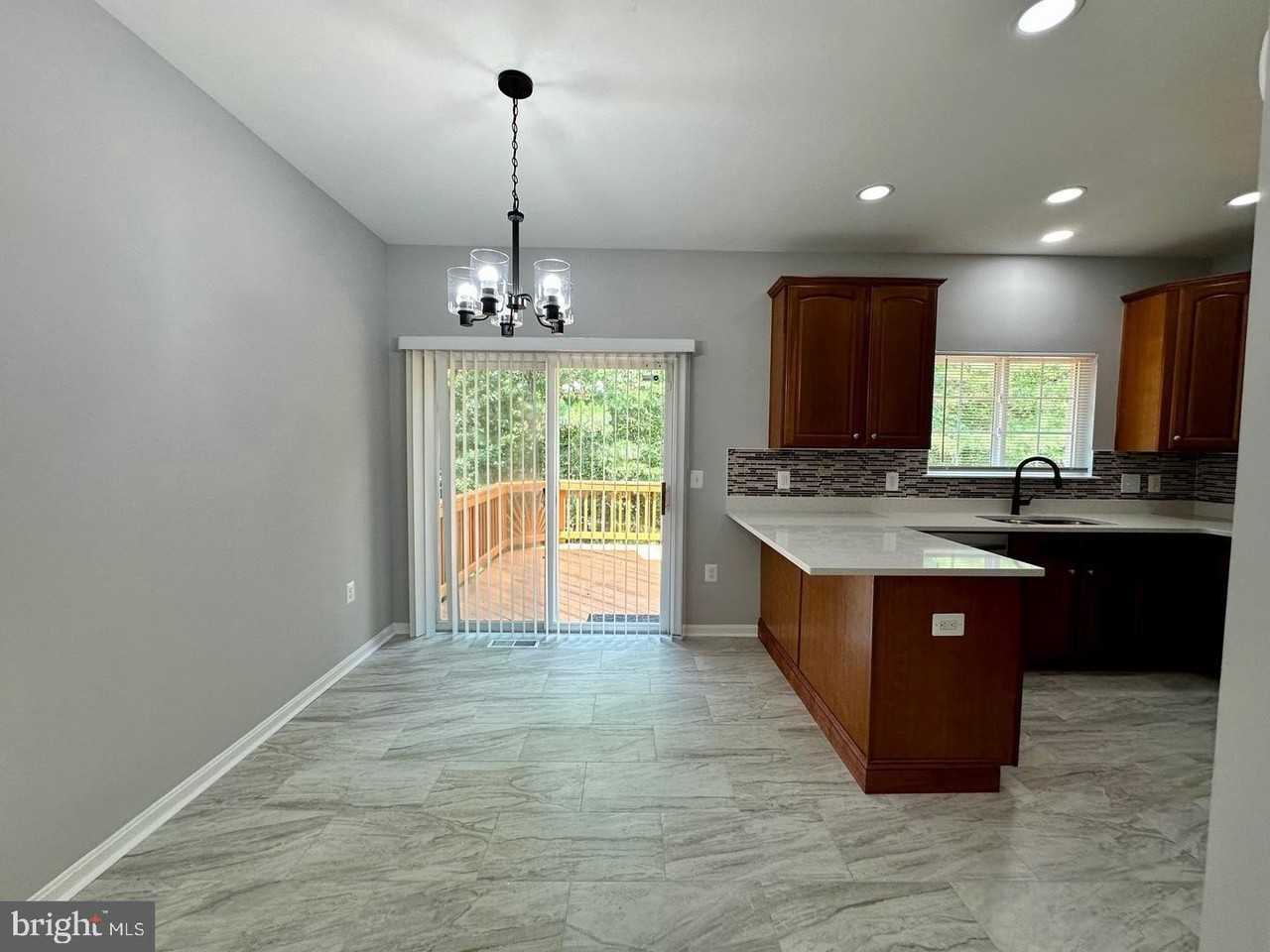 15503 Kennett Square Way - Photo 5 of 32