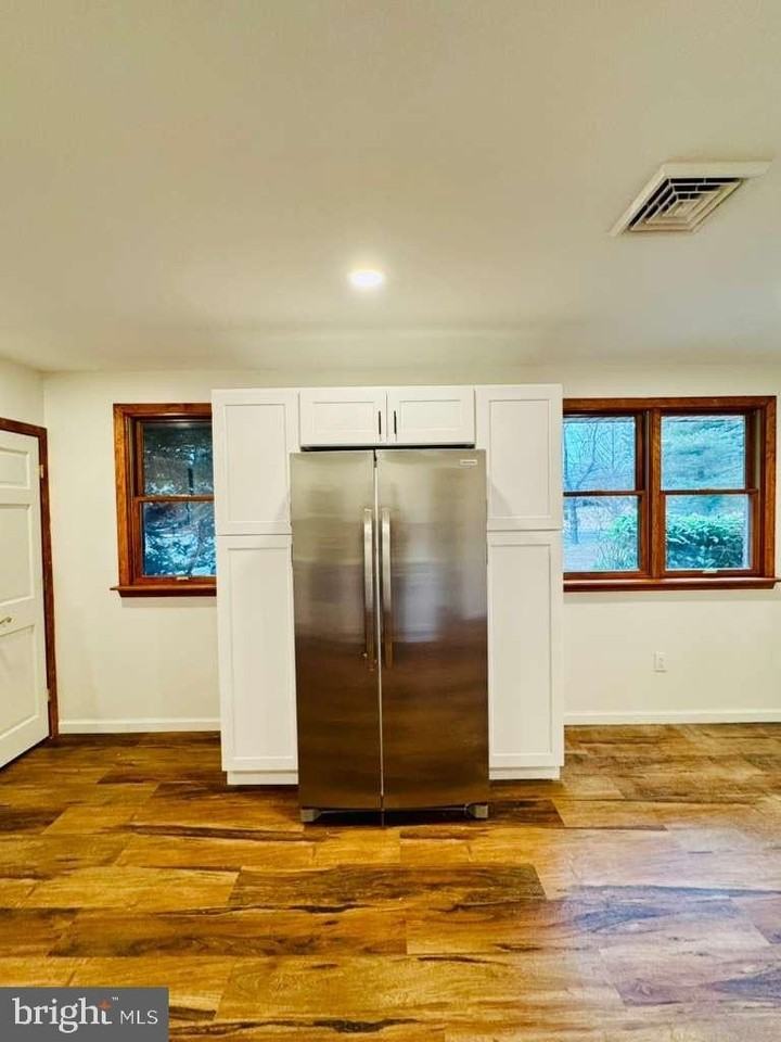 305 Kresson Rd - Photo 3 of 18