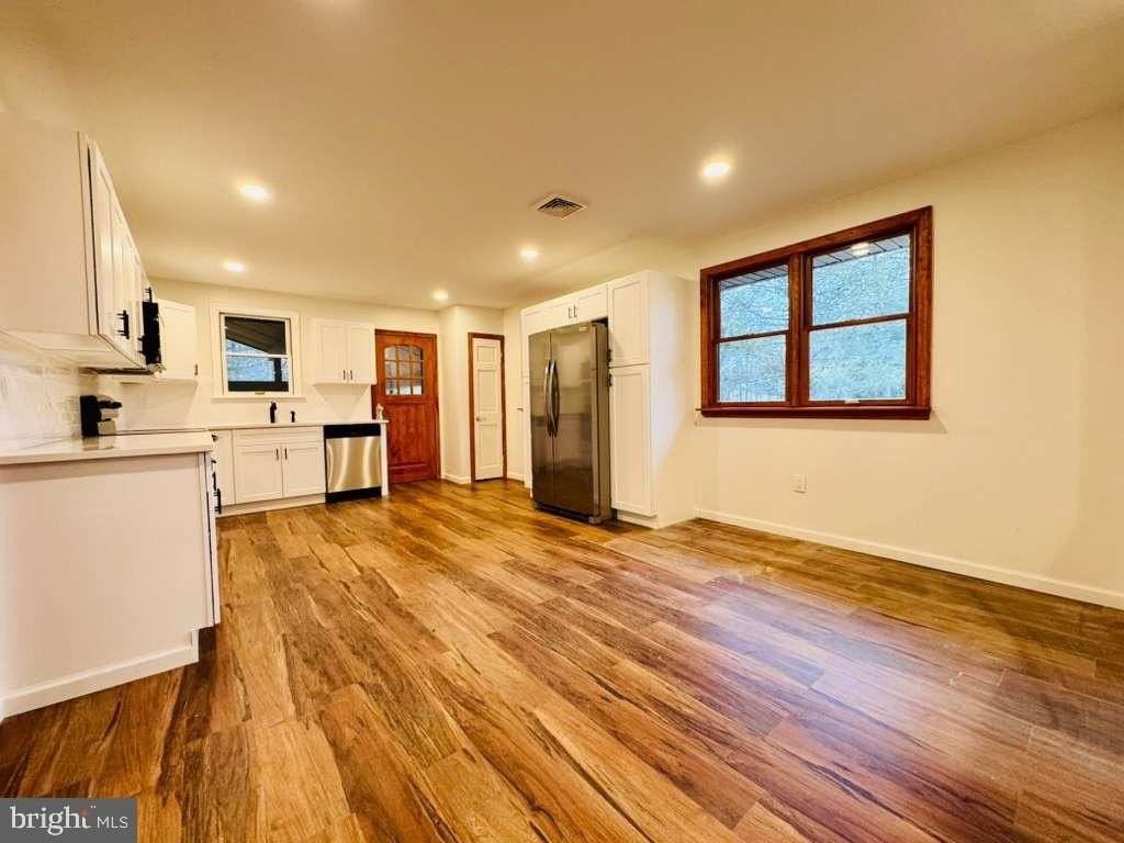 305 Kresson Rd - Photo 4 of 18