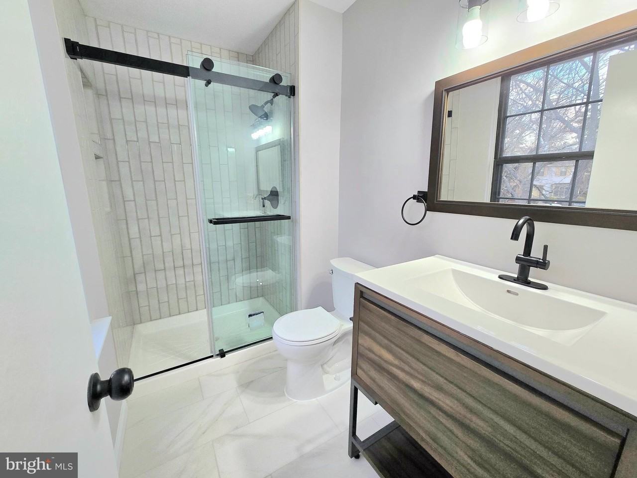 838 Kings Croft - Photo 4 of 15