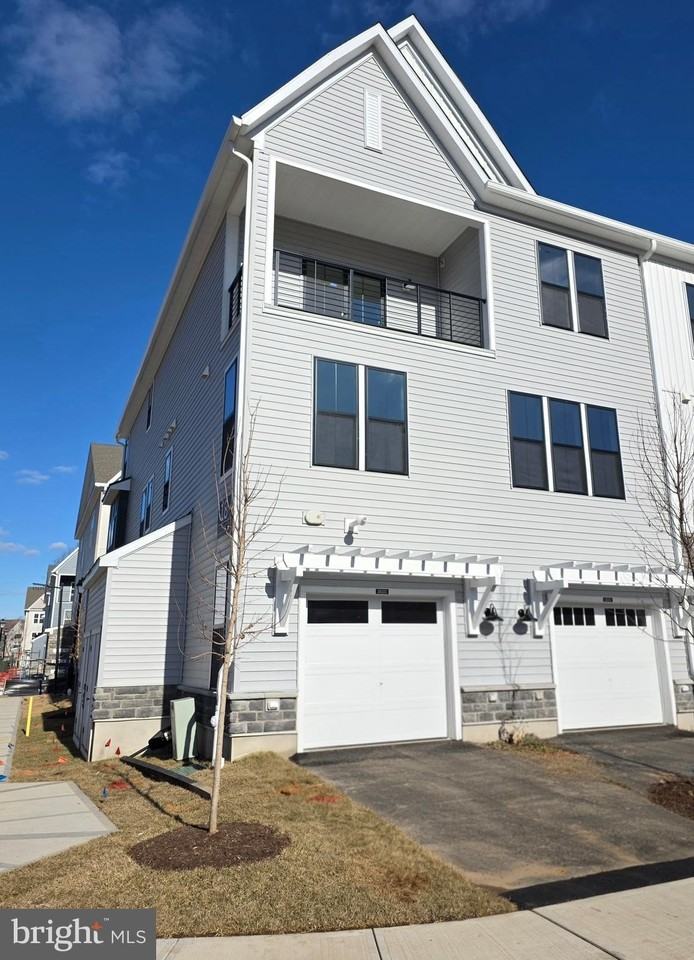 18101 Donatello Dr Unit 1811 #1811 - Photo 2 of 33