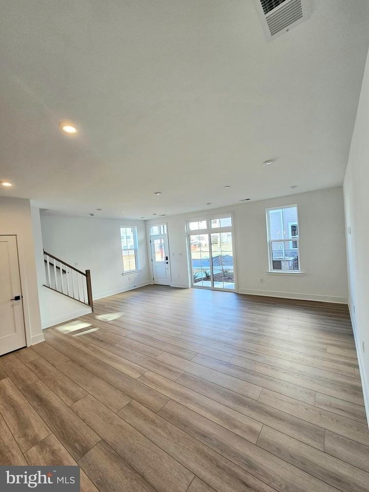 18101 Donatello Dr Unit 1811 #1811 - Photo 4 of 33