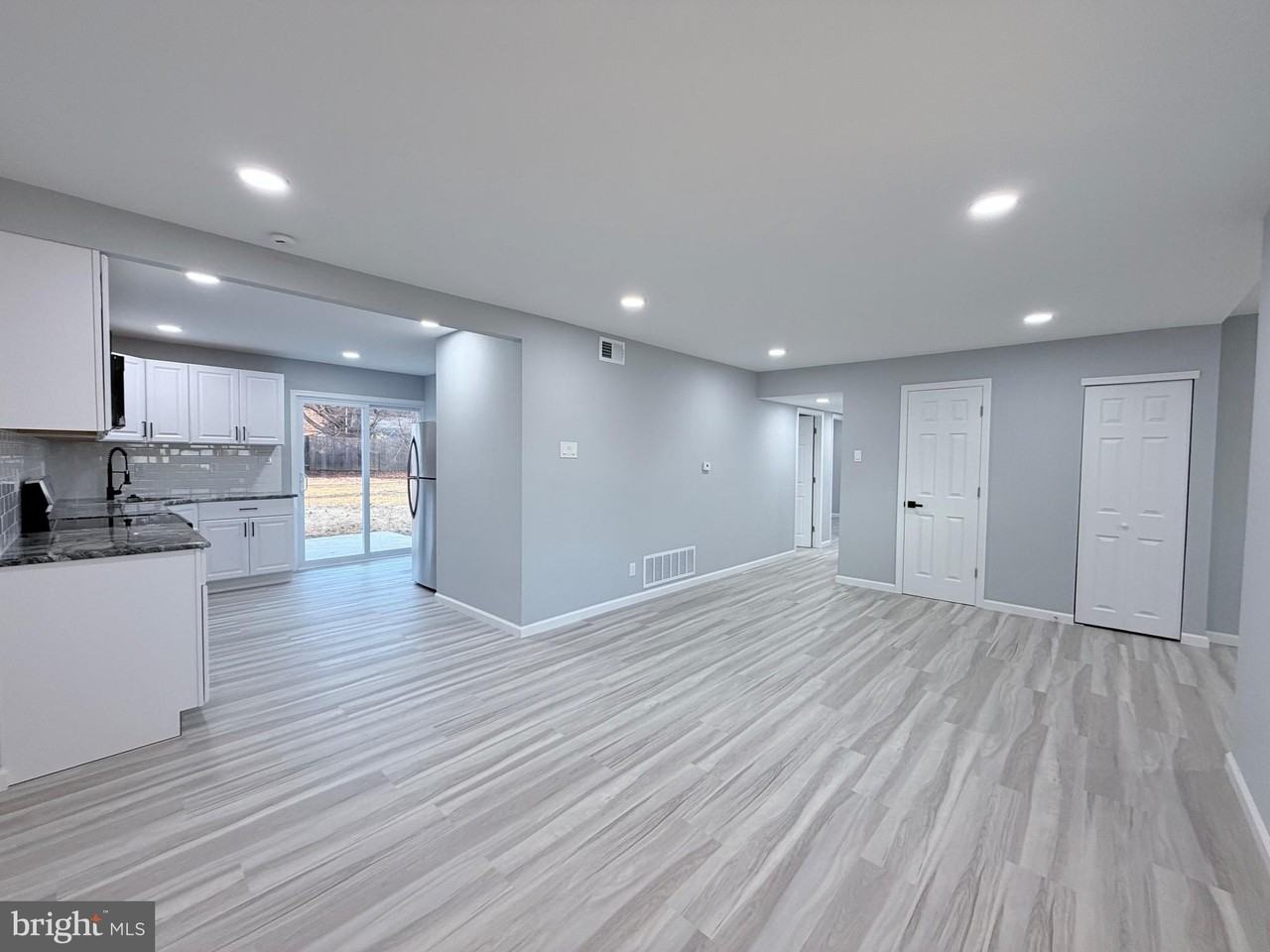 679 Trenton Rd - Photo 7 of 29