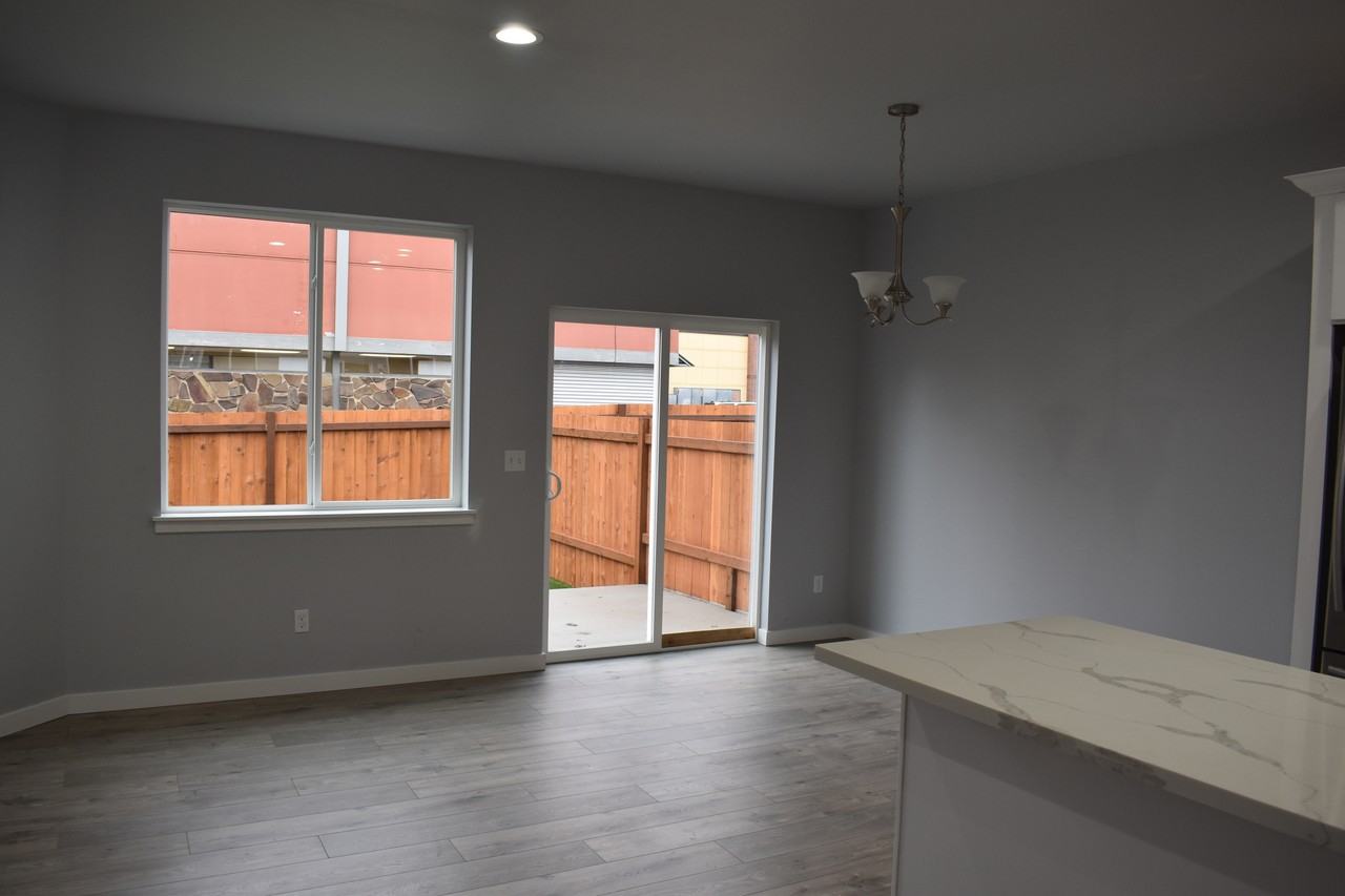 211 123rd Street South - Photo 5 of 23