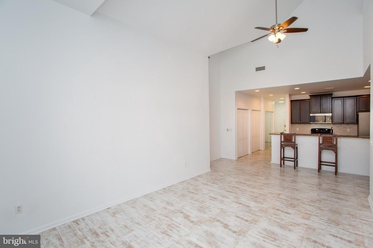 523 Carson Ter - Photo 3 of 50