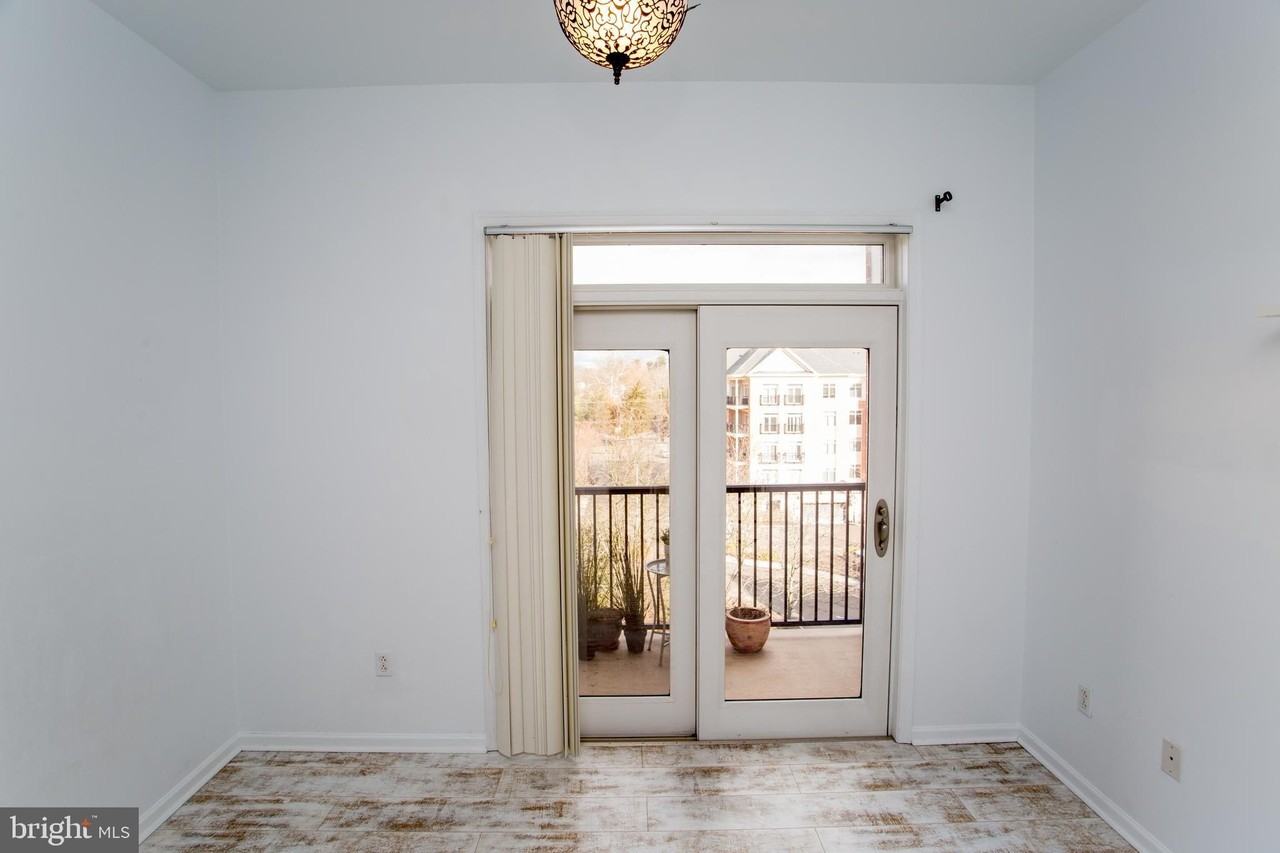 523 Carson Ter - Photo 5 of 50