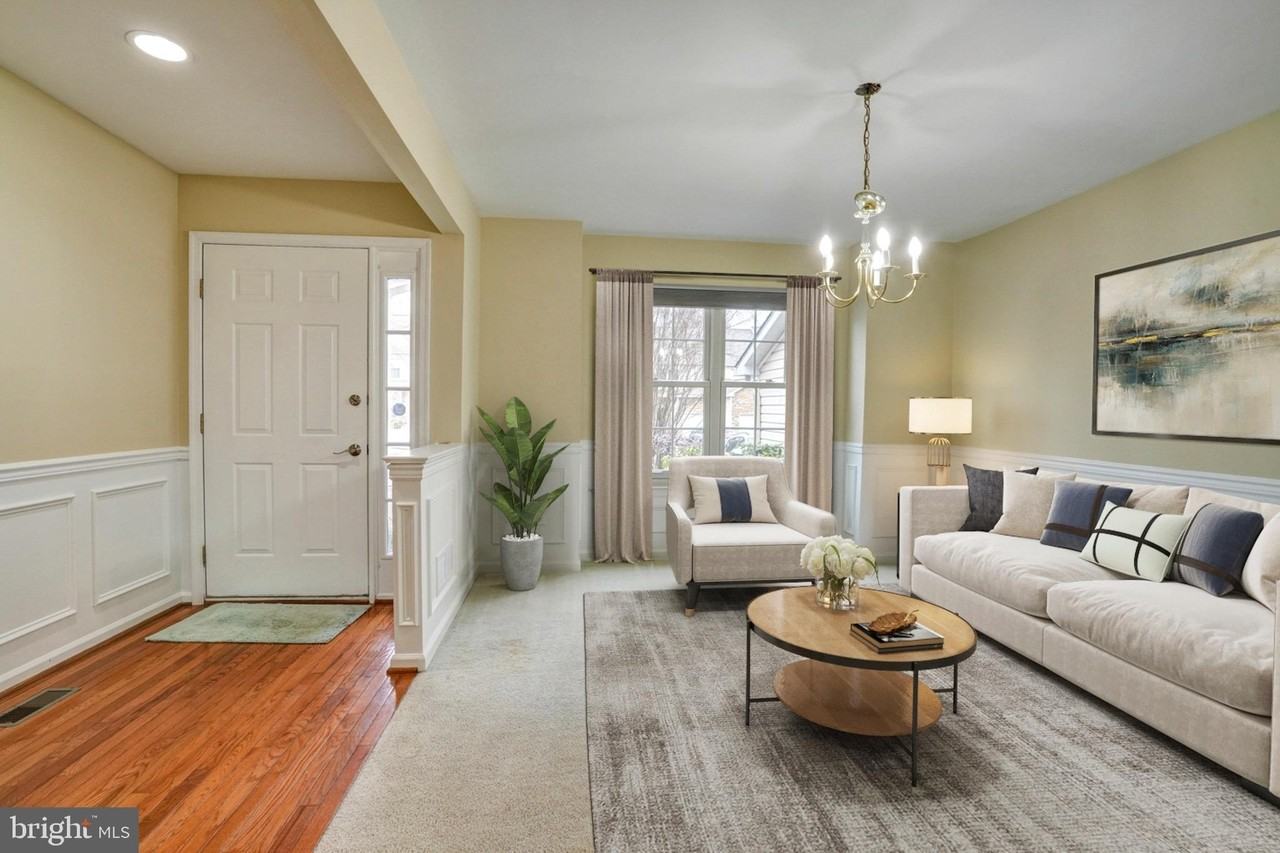 115 Gleneagles Dr - Photo 2 of 48