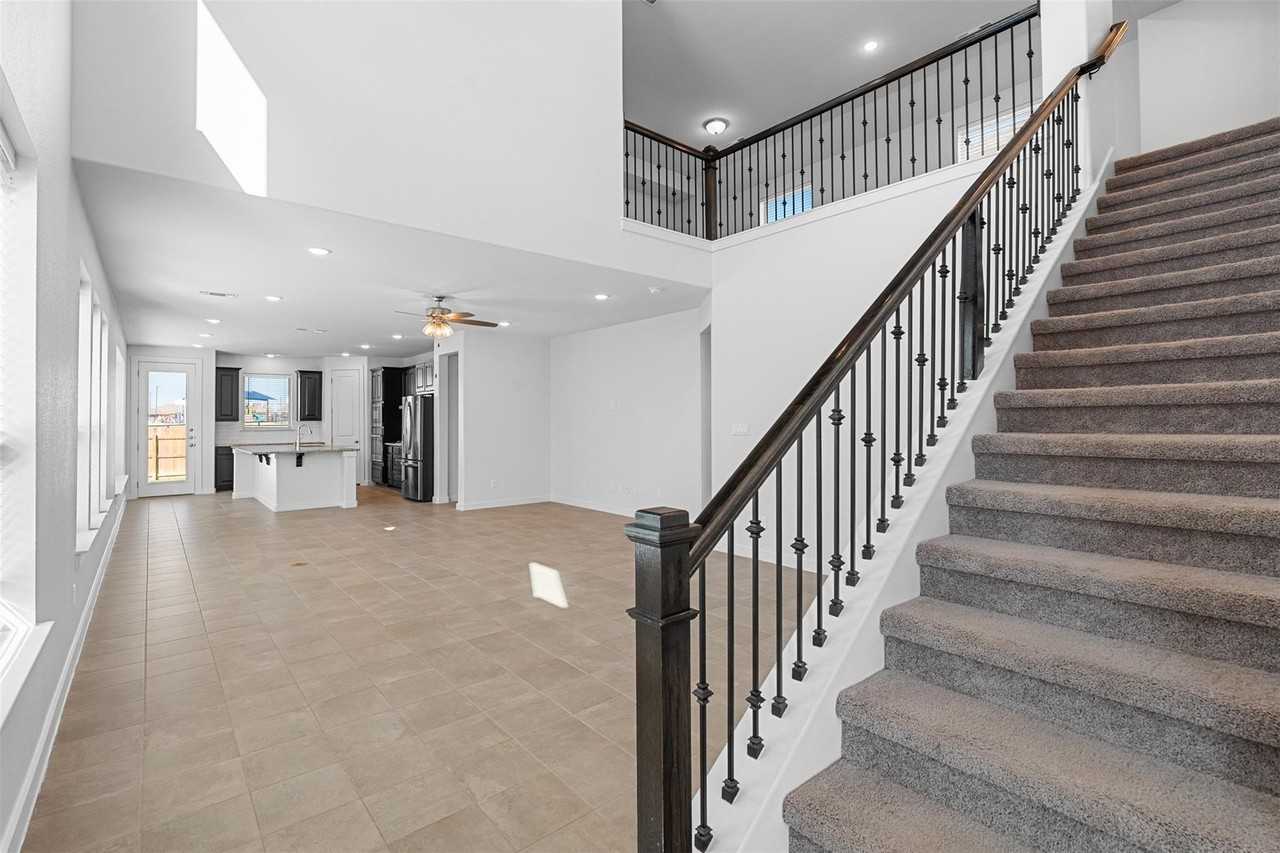 121 Rangel Dr - Photo 5 of 23