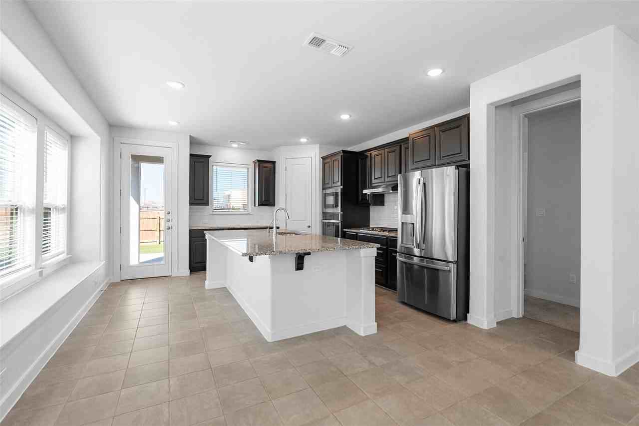 121 Rangel Dr - Photo 6 of 23