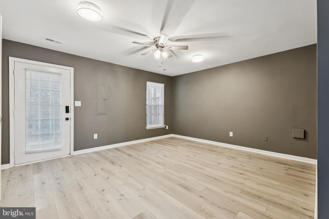 12099 Wallower Way - Photo 3 of 29