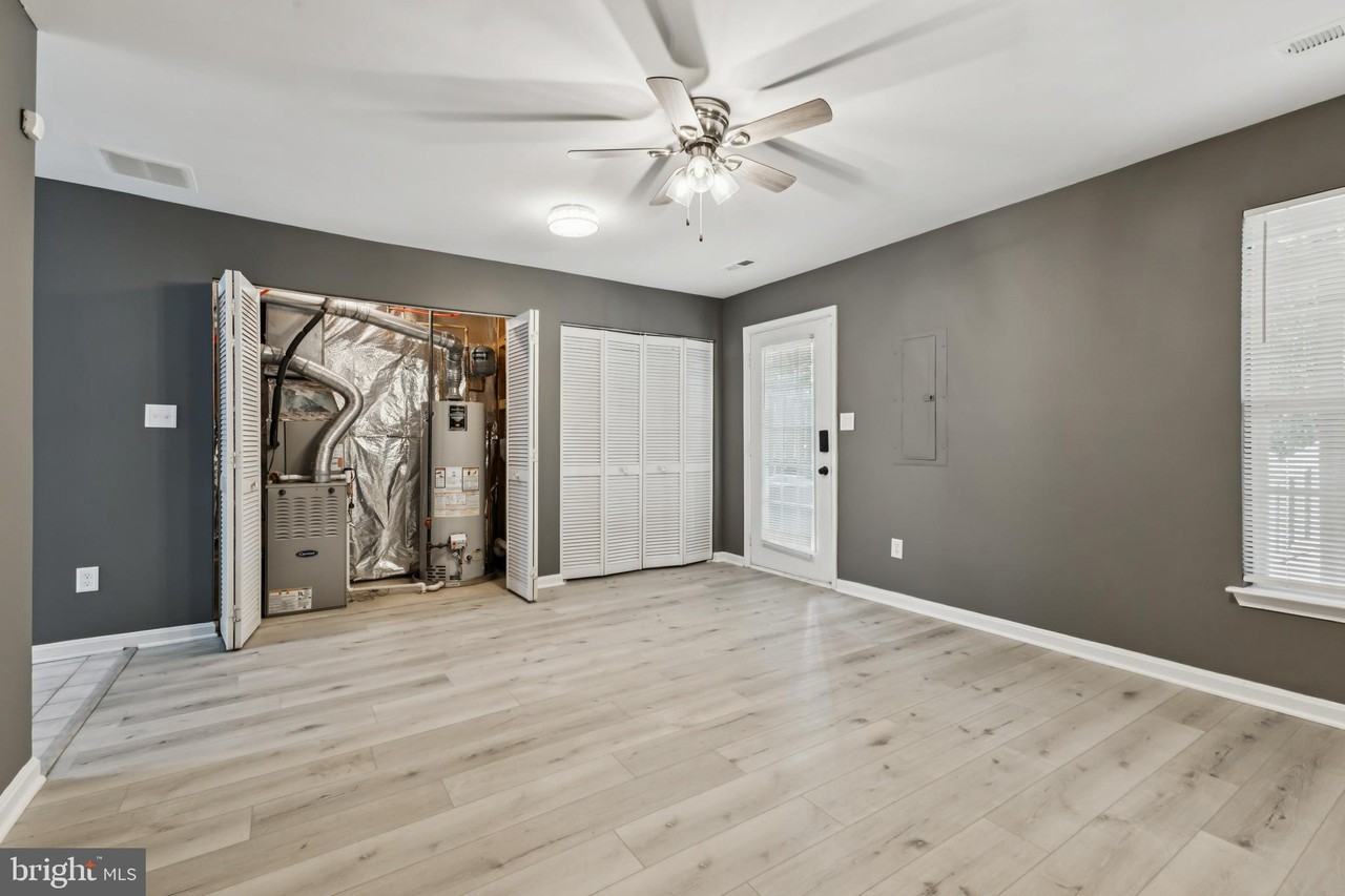 12099 Wallower Way - Photo 4 of 29