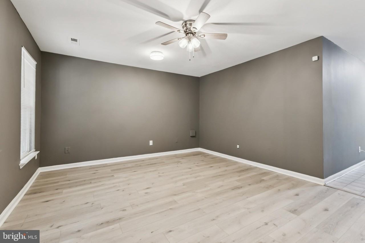 12099 Wallower Way - Photo 5 of 29