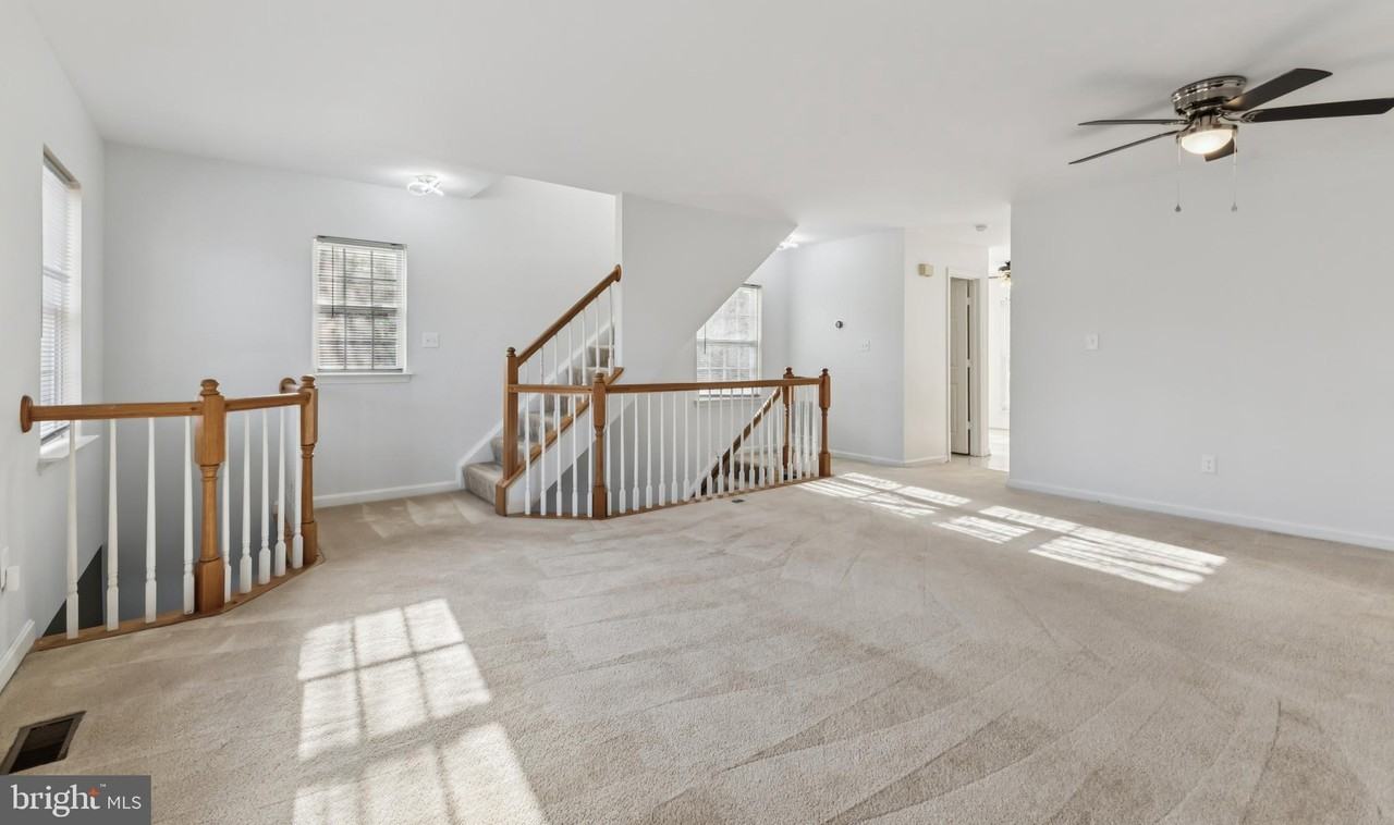 12099 Wallower Way - Photo 7 of 29