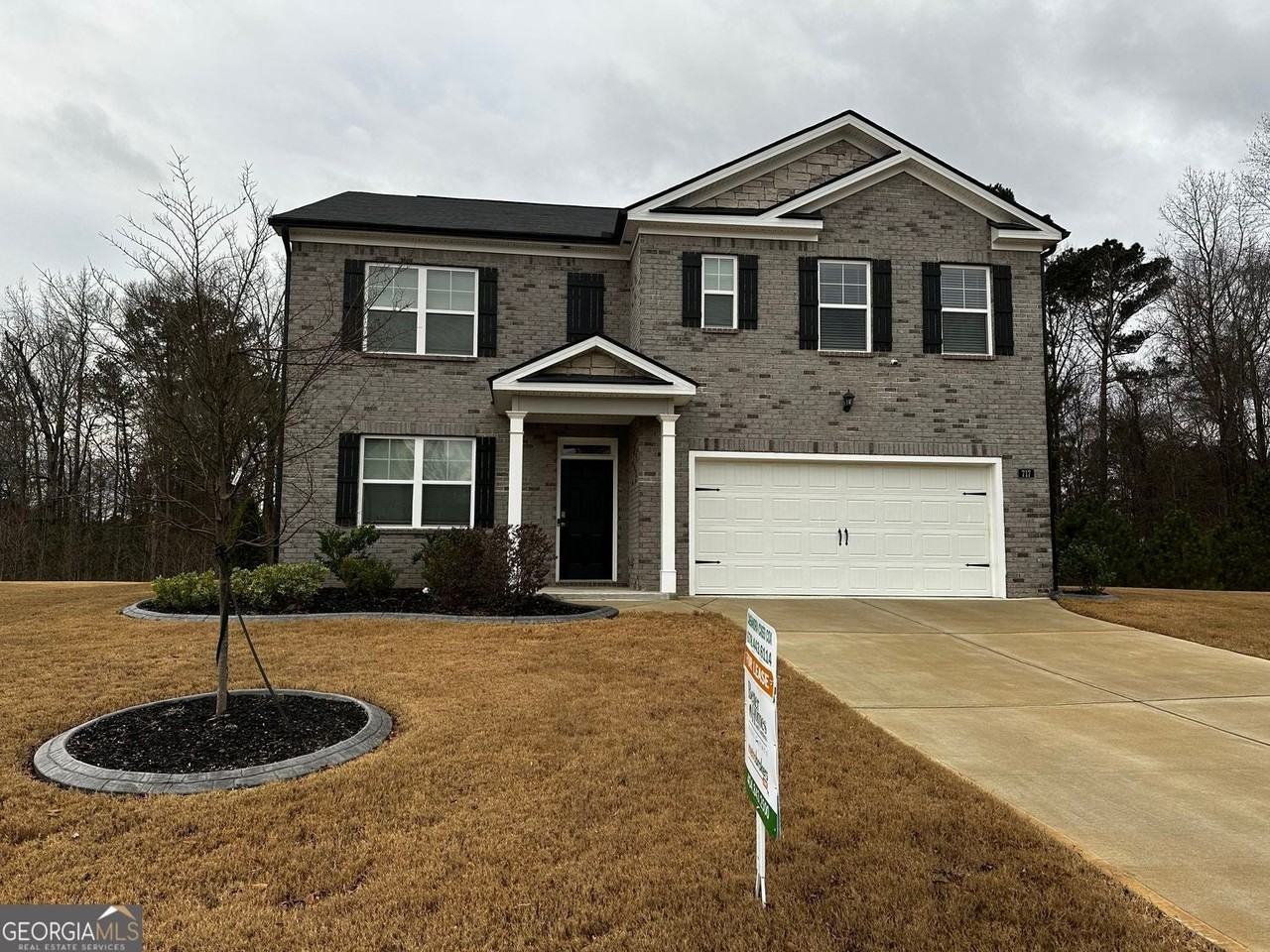 717 Dairy Dr - Photo 2 of 32