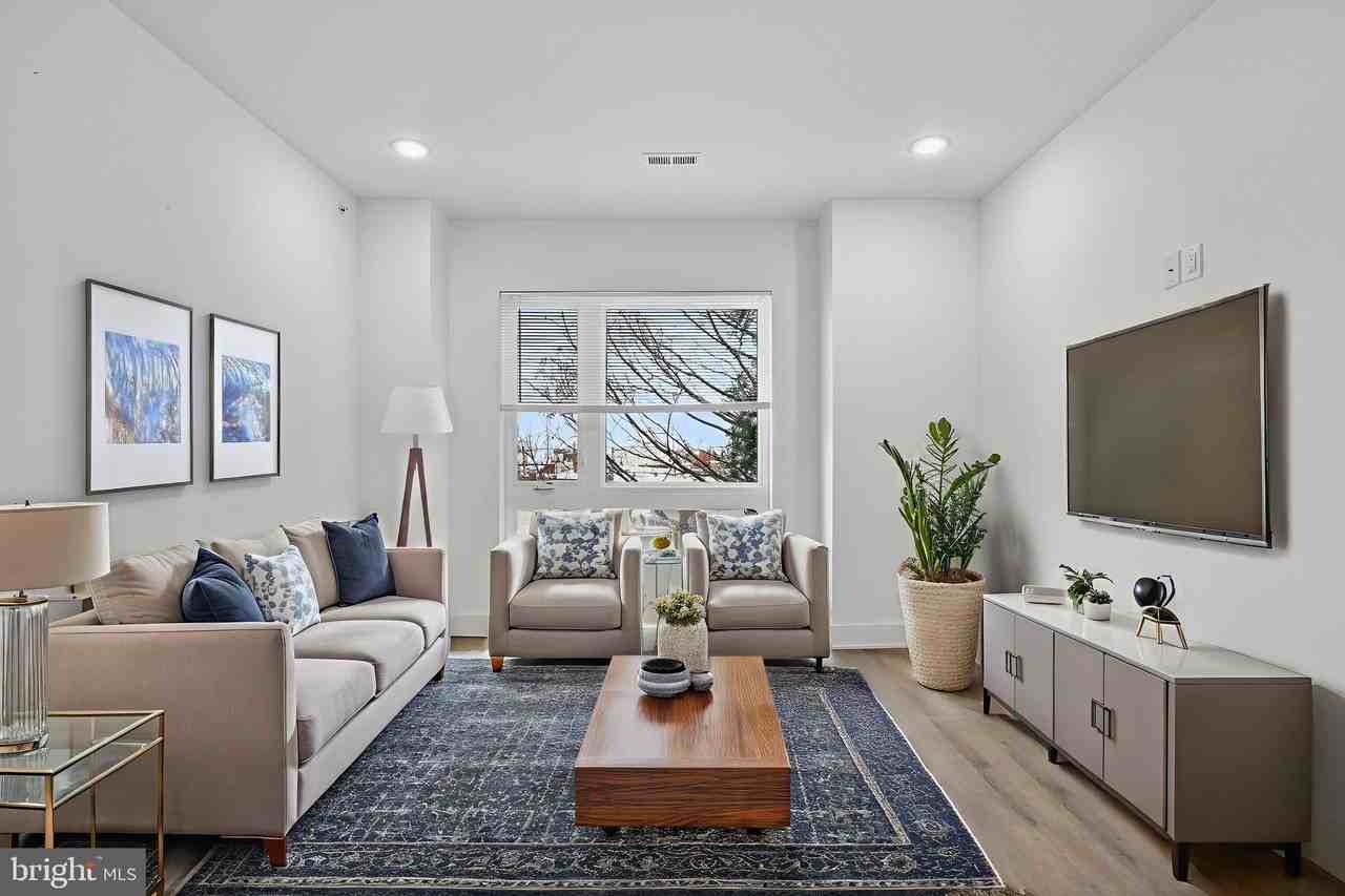 2333 E York St Unit 4 #4