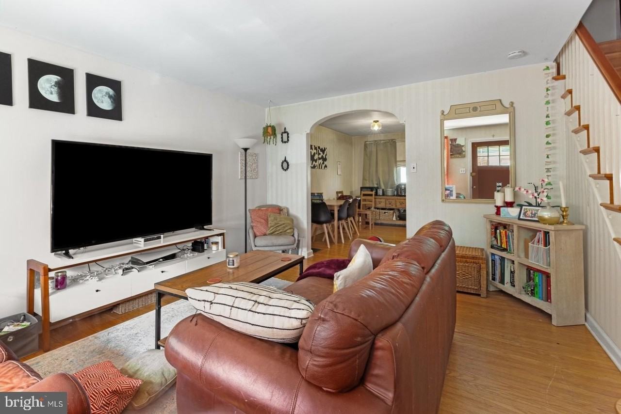 3048 Miller St - Photo 3 of 20